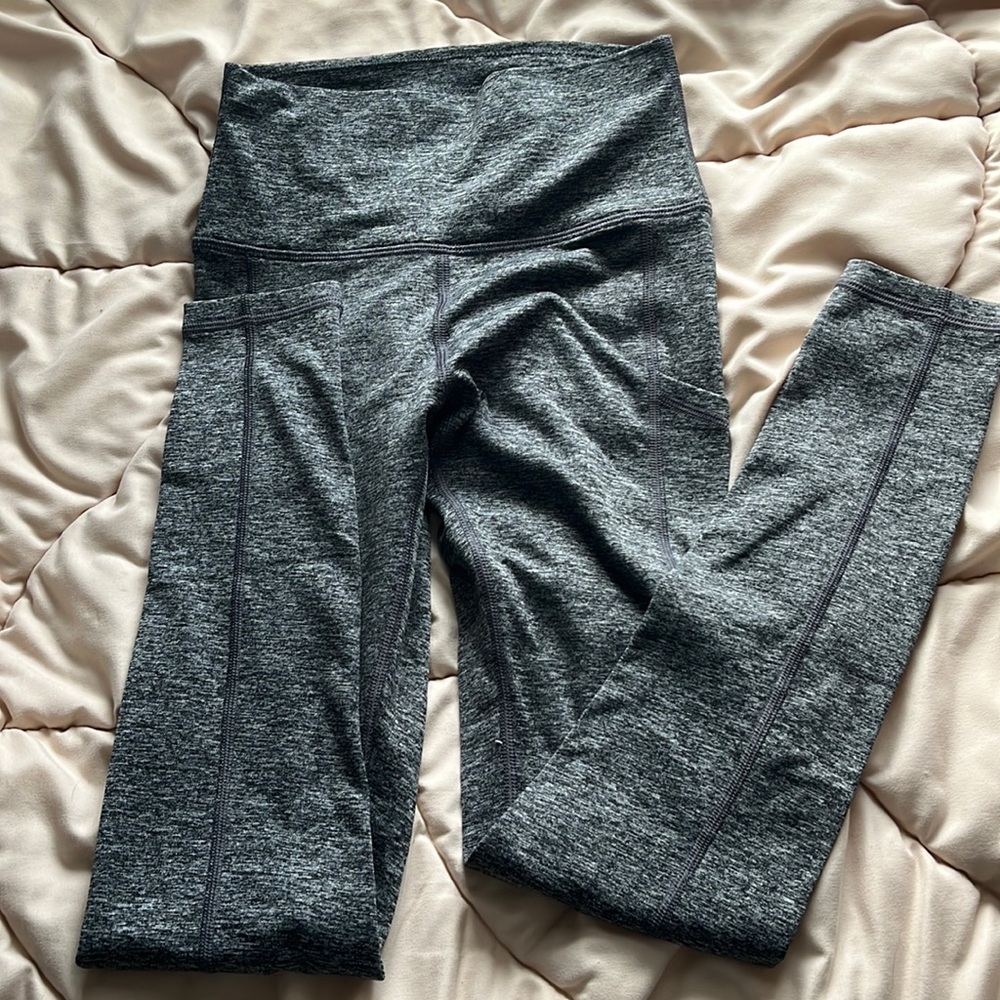 Hugger Pocket Leggings in Heather Grey